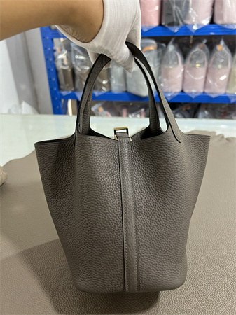 Picotin Lock Bag Taurillon Clemence Leather 18/22CM Gold/Silver Tone Metal In Etain Color HS