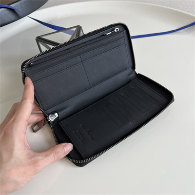 L.V  Zippy Wallet Brushed Monogram cowhide leather Black/White M11710