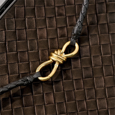 BV Large Andiamo Top handle bag Suede Fondant