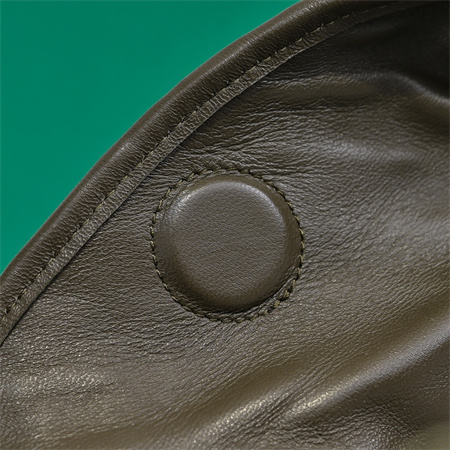 BV Large Hop Shoulder Bag In Calfskin Mustard