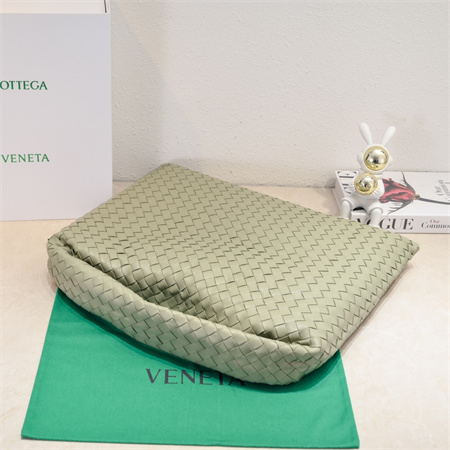 BV Large Hop Shoulder Bag In Calfskin Travertine