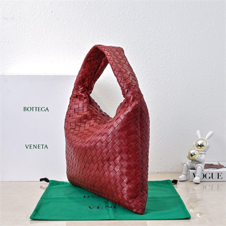 BV Hop Shoulder Bag In Calfskin Red