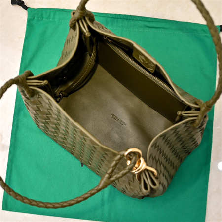 BV Large Parachute Shoulder Bag In Lambskin Olive