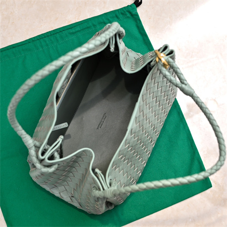 BV Large Parachute Shoulder Bag In Lambskin New Sauge