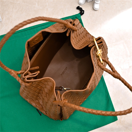 BV Large Parachute Shoulder Bag In Lambskin Wood