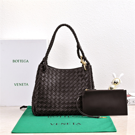 BV Large Parachute Shoulder Bag In Lambskin Fondant