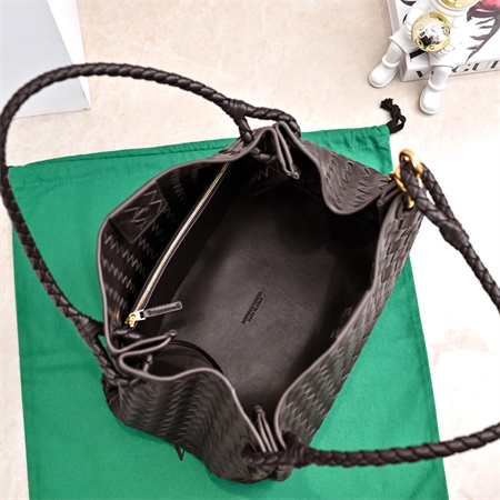 BV Large Parachute Shoulder Bag In Lambskin Fondant