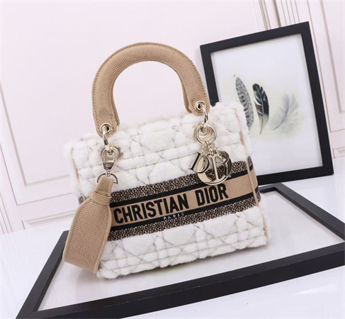 CD Medium Lady Dior D-Lite Bag Shearling Cannage White/Beige