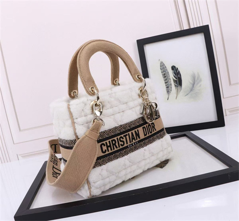 CD Medium Lady Dior D-Lite Bag Shearling Cannage White/Beige