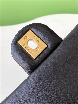 Cha.nel Small Flap Bag Lambskin & Gold-Tone Metal Black AS5174