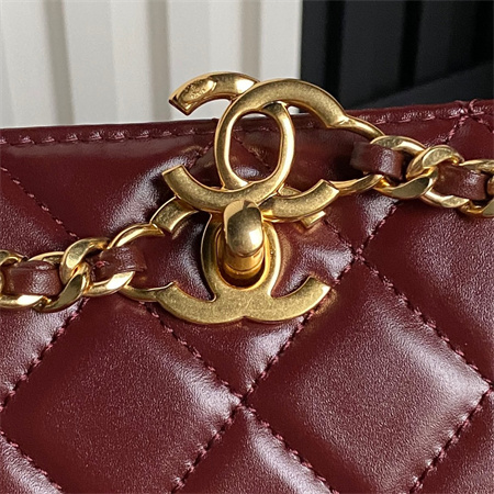 Chanel Clutch Shiny Lambskin & Gold-Tone Metal Burgundy AS5203