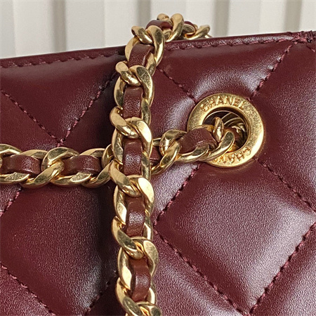 Chanel Clutch Shiny Lambskin & Gold-Tone Metal Burgundy AS5203