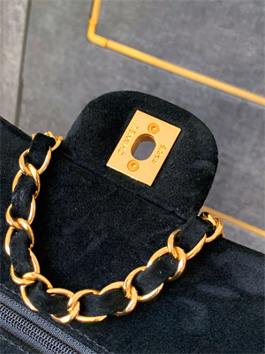Cha.nel Medium Classic Flap Bag Suede Gold Tone Metal Black 01112