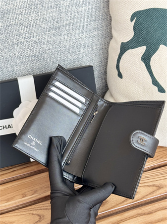 Chanel Passport Holder In Black Calfskin Gold Tone Metal AP3658