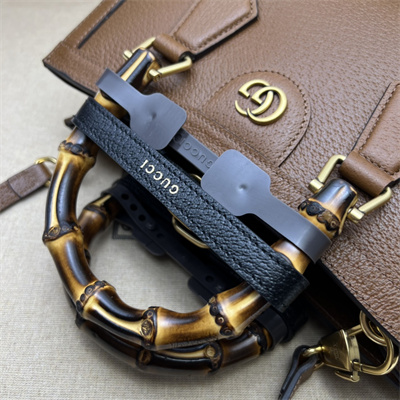 Gu.cci Diana Small Shoulder Bag Brown Leather 735153