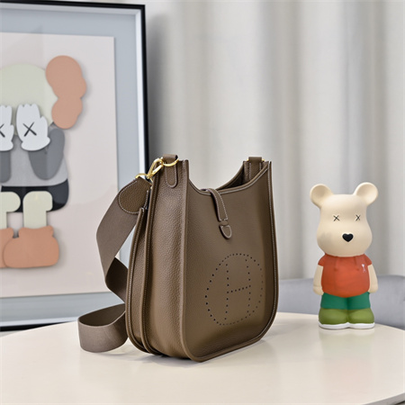 Evelyne III PM Bag In Etoupe(options)