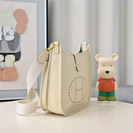 Evelyne III PM  Bag In Craie(options)