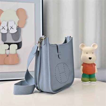 Evelyne III PM  Bag In Bleu Lin(options)