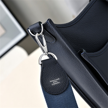 Evelyne III PM Bag In Navy(options)