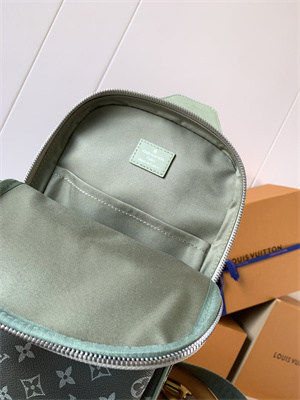 L.V Avenue Slingbag  Monogram Gradient coated canvas Khaki Green M11702