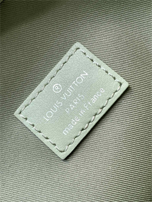 L.V Avenue Slingbag  Monogram Gradient coated canvas Khaki Green M11702