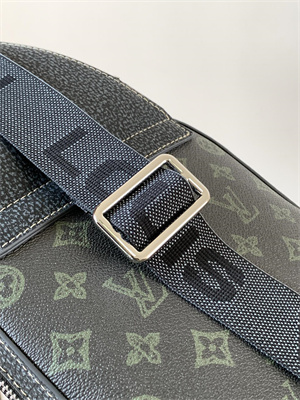 L.V Avenue Slingbag  Avenue Slingbag NM Monogram Canvas Dk Green M46344