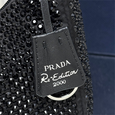 Prada  Re-Edition 2000 mini-bag With Diamond All Black 1NE515