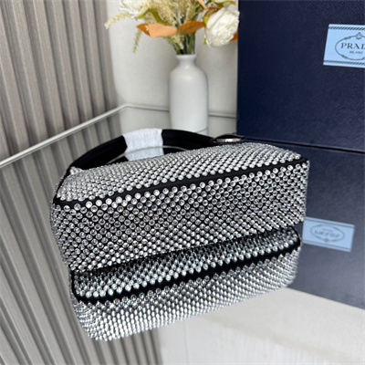 Prada  Re-Edition 2000 mini-bag With Diamond Black 1NE515