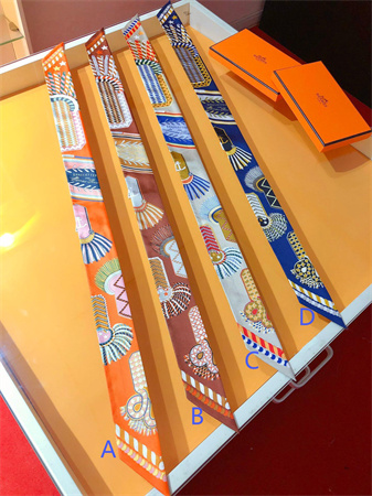 Hermes Twilly 100% Silk 37832