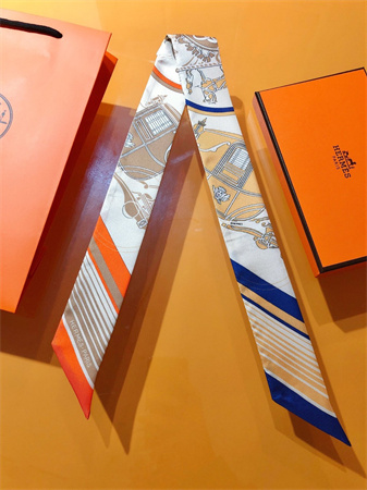 Hermes Twilly 100% Silk 37844