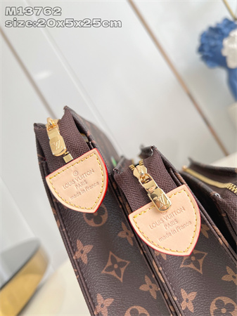 L.V X TM Trio Toilet Pouch Monogram Canvas With Printing M13762