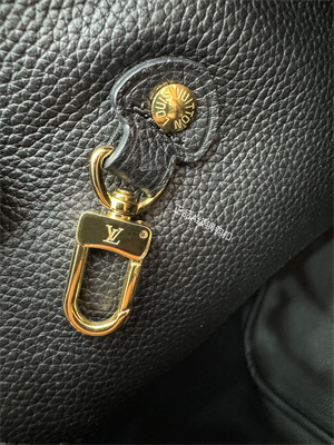 L.V Reversible Nererful Inside Out MM Black cowhide leather/Monogram Coated Canvas M11946 TOP