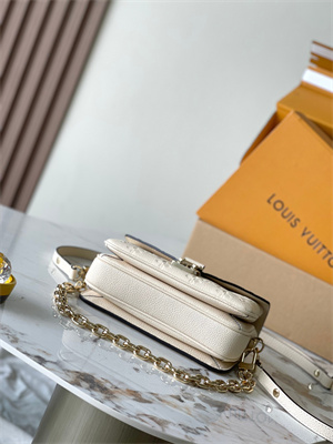 L.V Pochette Metis East West Embossed supple grained cowhide leather Cream M22942 TOP