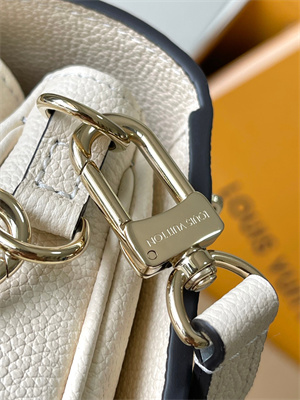 L.V Pochette Metis East West Embossed supple grained cowhide leather Cream M22942 TOP