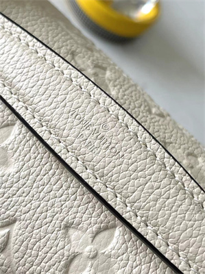 L.V Pochette Metis East West Embossed supple grained cowhide leather Cream M22942 TOP