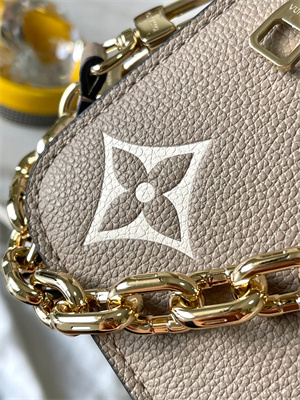 L.V Pochette Metis East West Monogram Empreinte embossed cowhide leather Tourterelle Gray / Cream Beige M23081 TOP