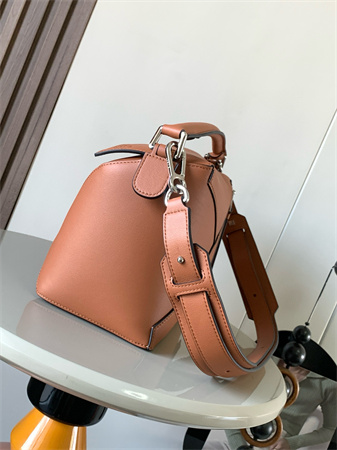 Loewe Puzzle Bag In Classic Calfskin