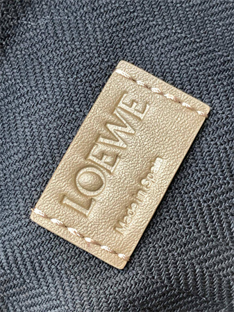 Loewe Puzzle Bag In Soft Grained Calfskin