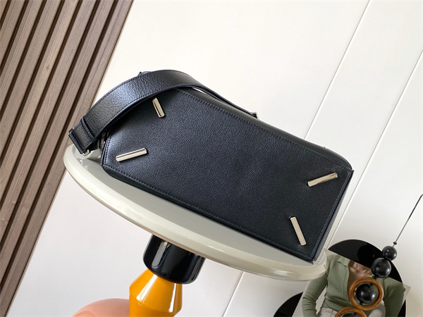 Loewe Large Puzzle Bag In Shinny Grained Calfskin