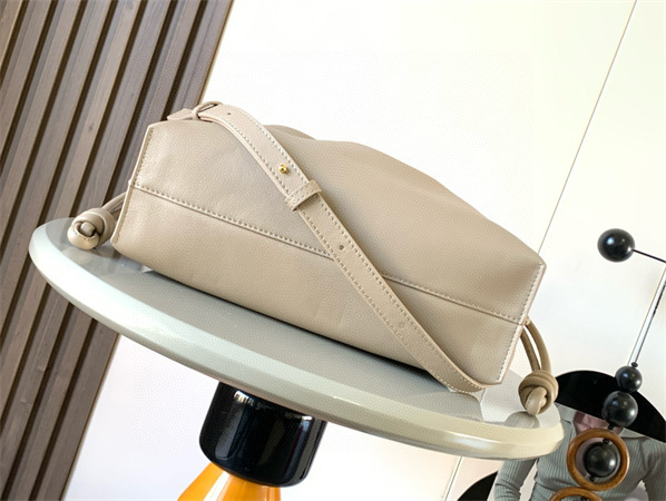 Loewe Medium Flamenco clutch in nappa calfskin