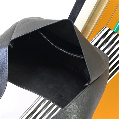 Y.S.L LE 5 A 7 Supple Large HOBO BAG In Black Leather