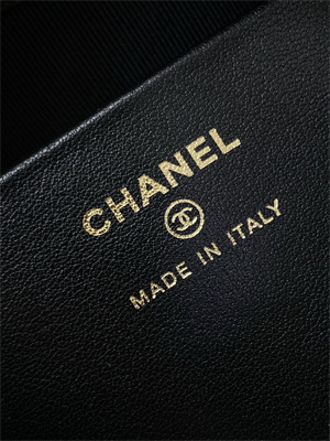 Chanel Coco Crush Top Handle Bag Grained Calfskin Gold Tone Metal Black AP4591