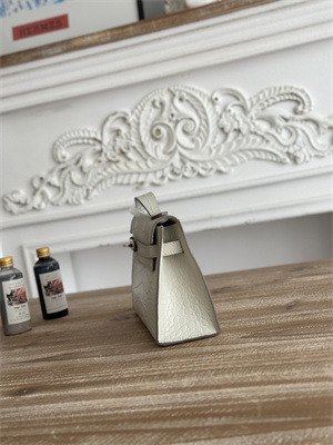 Kelly Pochette Bag Embossed Crocodile Silver Tone Hardware Craie HS