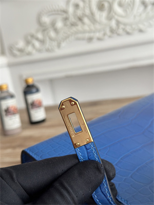 Kelly Pochette Bag Embossed Crocodile Gold Tone Hardware Blue Hydra HS