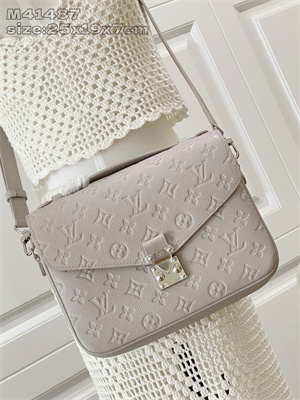 L.V Pochette Métis Monogram Empreinte Brume M13481