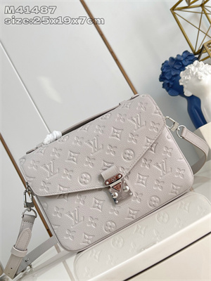 L.V Pochette Métis Monogram Empreinte Brume M13481