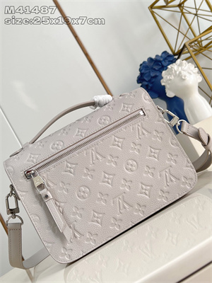 L.V Pochette Métis Monogram Empreinte Brume M13481
