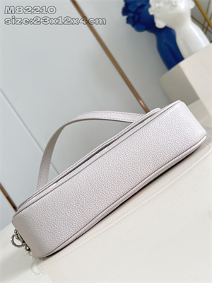 L.V Wallet On Chain IVY Monogram Emprenite Brume M82210