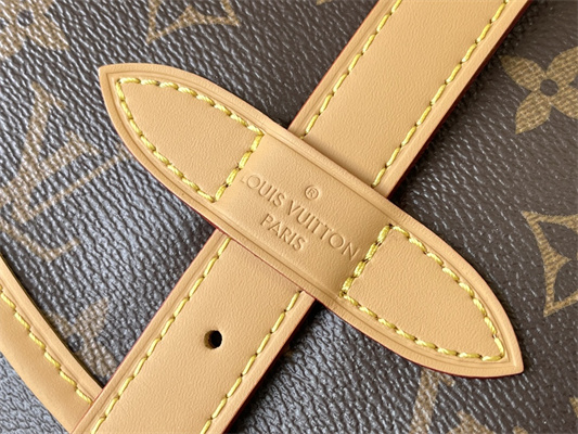 L.V SAUMUR MM Messenger Bag Monogram Canvas M40710