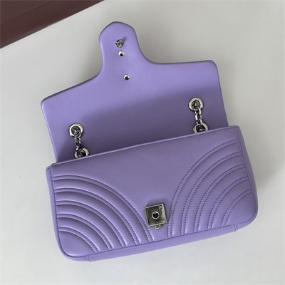 Gu.cci GG Marmont medium shoulder bag matelassé chevron lambskin leather Silver toned hardware Lilac 837267